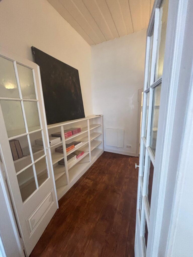 WhatsApp Image 2025-10-28 at 09.37.00